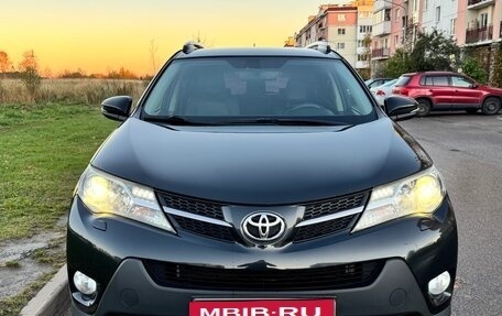 Toyota RAV4, 2014 год, 2 300 000 рублей, 10 фотография