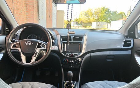 Hyundai Solaris II рестайлинг, 2016 год, 790 000 рублей, 12 фотография