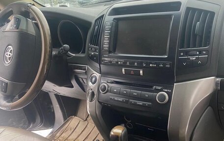 Toyota Land Cruiser 200, 2008 год, 2 820 000 рублей, 7 фотография