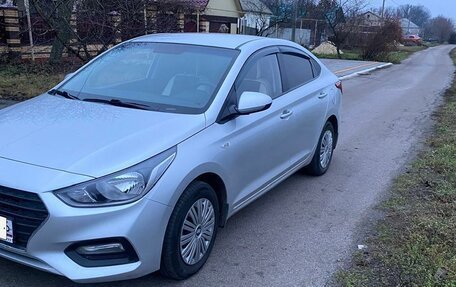 Hyundai Solaris II рестайлинг, 2017 год, 1 400 000 рублей, 2 фотография