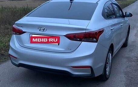 Hyundai Solaris II рестайлинг, 2017 год, 1 400 000 рублей, 3 фотография