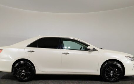 Toyota Camry, 2017 год, 2 300 000 рублей, 4 фотография