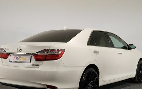 Toyota Camry, 2017 год, 2 300 000 рублей, 5 фотография