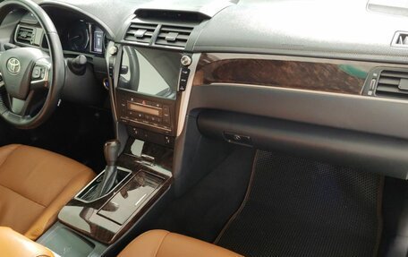 Toyota Camry, 2017 год, 2 300 000 рублей, 15 фотография