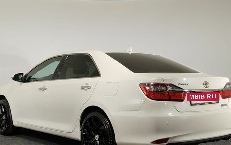 Toyota Camry, 2017 год, 2 300 000 рублей, 7 фотография