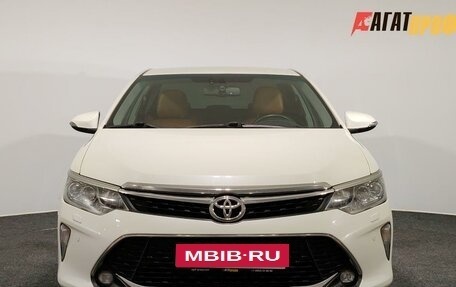 Toyota Camry, 2017 год, 2 300 000 рублей, 2 фотография