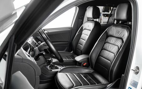 Volkswagen Tiguan II, 2021 год, 3 990 000 рублей, 12 фотография