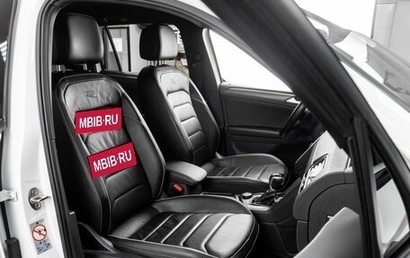 Volkswagen Tiguan II, 2021 год, 3 990 000 рублей, 10 фотография