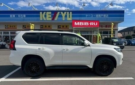Toyota Land Cruiser Prado 150 рестайлинг 2, 2022 год, 6 000 000 рублей, 4 фотография