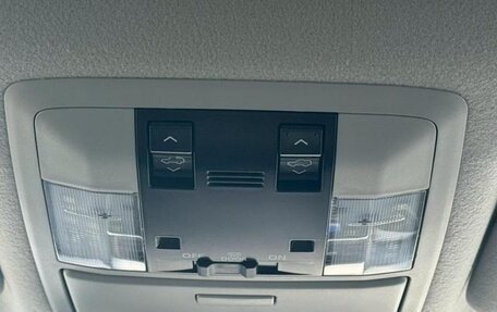 Toyota Land Cruiser Prado 150 рестайлинг 2, 2022 год, 6 000 000 рублей, 17 фотография