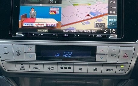 Toyota Land Cruiser Prado 150 рестайлинг 2, 2022 год, 6 000 000 рублей, 21 фотография