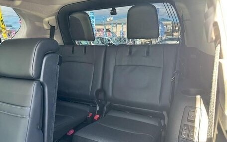 Toyota Land Cruiser Prado 150 рестайлинг 2, 2022 год, 6 000 000 рублей, 27 фотография