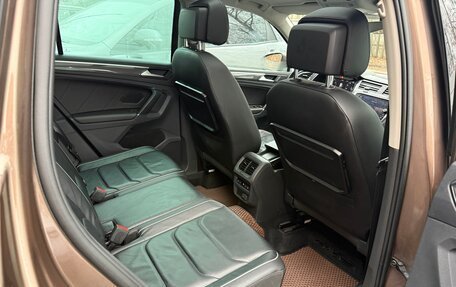 Volkswagen Tiguan II, 2017 год, 2 300 000 рублей, 10 фотография