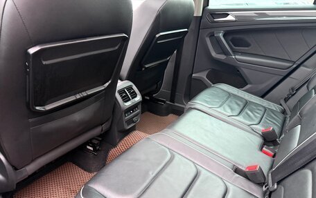 Volkswagen Tiguan II, 2017 год, 2 300 000 рублей, 11 фотография