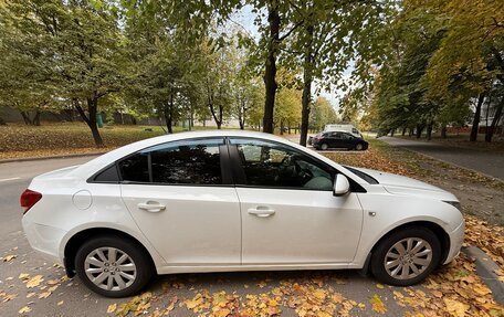 Chevrolet Cruze II, 2011 год, 650 000 рублей, 6 фотография