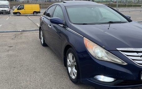 Hyundai Sonata VI, 2010 год, 750 000 рублей, 2 фотография