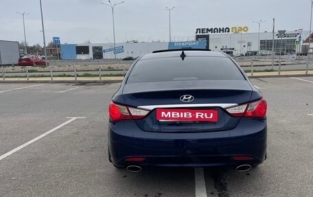 Hyundai Sonata VI, 2010 год, 750 000 рублей, 5 фотография