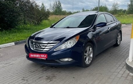 Hyundai Sonata VI, 2010 год, 750 000 рублей, 18 фотография