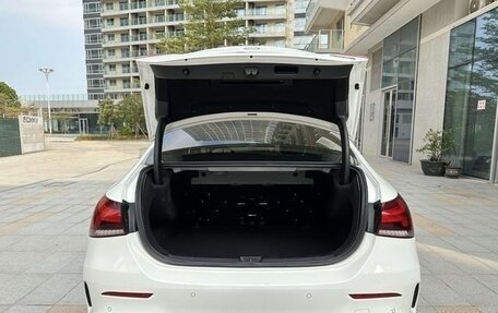 Mercedes-Benz A-Класс, 2021 год, 1 900 000 рублей, 8 фотография