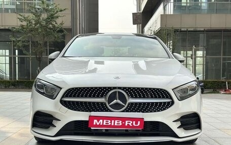 Mercedes-Benz A-Класс, 2021 год, 1 900 000 рублей, 2 фотография