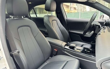 Mercedes-Benz A-Класс, 2021 год, 1 900 000 рублей, 16 фотография