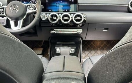 Mercedes-Benz A-Класс, 2021 год, 1 900 000 рублей, 19 фотография