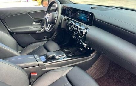 Mercedes-Benz A-Класс, 2021 год, 1 900 000 рублей, 7 фотография