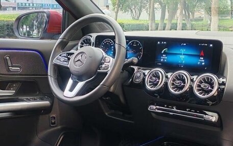 Mercedes-Benz GLA, 2021 год, 2 300 000 рублей, 15 фотография