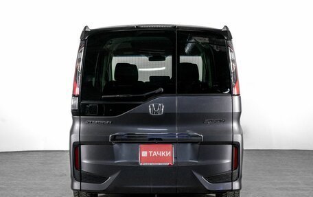 Honda Stepwgn IV, 2019 год, 2 415 000 рублей, 4 фотография