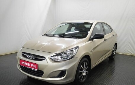 Hyundai Solaris II рестайлинг, 2011 год, 800 000 рублей, 1 фотография