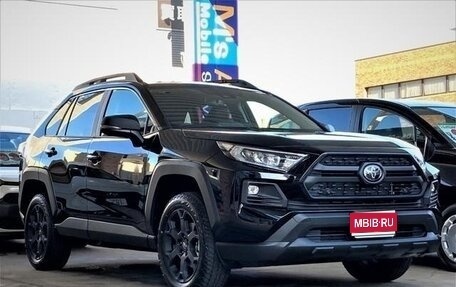 Toyota RAV4, 2024 год, 4 000 000 рублей, 1 фотография