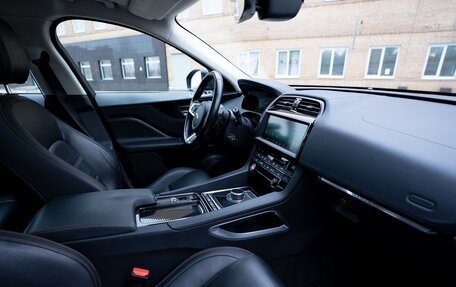 Jaguar F-Pace, 2018 год, 2 500 000 рублей, 5 фотография