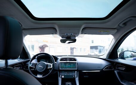 Jaguar F-Pace, 2018 год, 2 500 000 рублей, 4 фотография