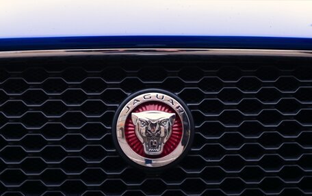 Jaguar F-Pace, 2018 год, 2 500 000 рублей, 13 фотография