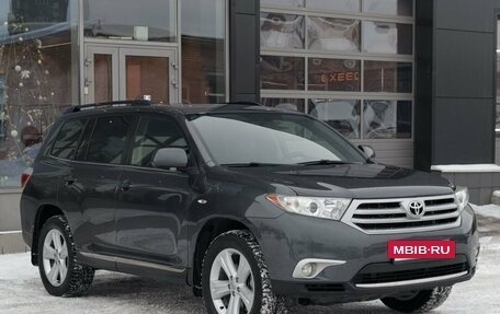 Toyota Highlander III, 2013 год, 2 250 000 рублей, 3 фотография