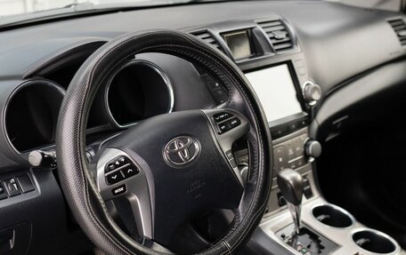 Toyota Highlander III, 2013 год, 2 250 000 рублей, 11 фотография