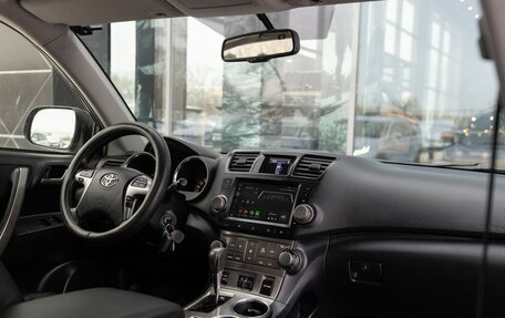 Toyota Highlander III, 2013 год, 2 250 000 рублей, 10 фотография