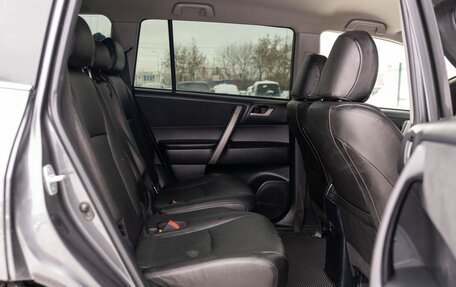 Toyota Highlander III, 2013 год, 2 250 000 рублей, 19 фотография