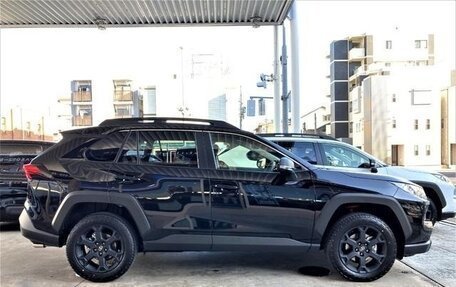 Toyota RAV4, 2024 год, 4 000 000 рублей, 5 фотография