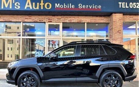 Toyota RAV4, 2024 год, 4 000 000 рублей, 4 фотография