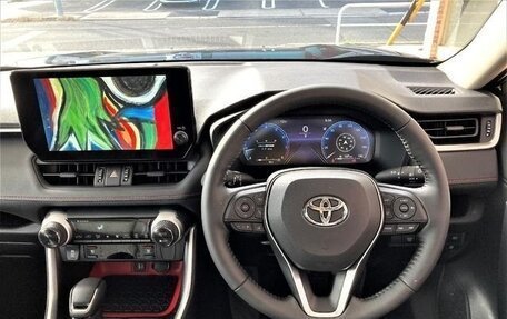 Toyota RAV4, 2024 год, 4 000 000 рублей, 11 фотография