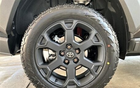 Toyota RAV4, 2024 год, 4 000 000 рублей, 9 фотография