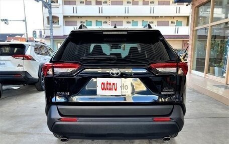 Toyota RAV4, 2024 год, 4 000 000 рублей, 7 фотография