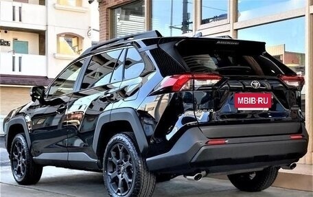 Toyota RAV4, 2024 год, 4 000 000 рублей, 6 фотография