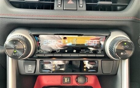 Toyota RAV4, 2024 год, 4 000 000 рублей, 20 фотография