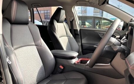 Toyota RAV4, 2024 год, 4 000 000 рублей, 16 фотография