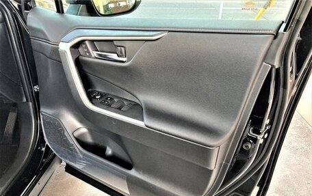 Toyota RAV4, 2024 год, 4 000 000 рублей, 27 фотография