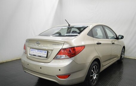 Hyundai Solaris II рестайлинг, 2011 год, 800 000 рублей, 5 фотография