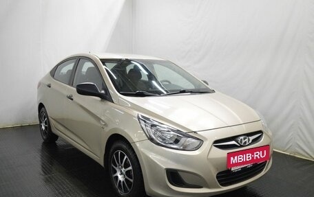 Hyundai Solaris II рестайлинг, 2011 год, 800 000 рублей, 3 фотография