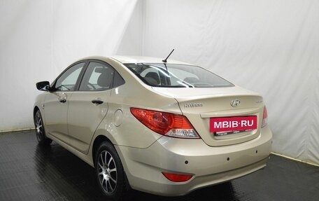 Hyundai Solaris II рестайлинг, 2011 год, 800 000 рублей, 7 фотография